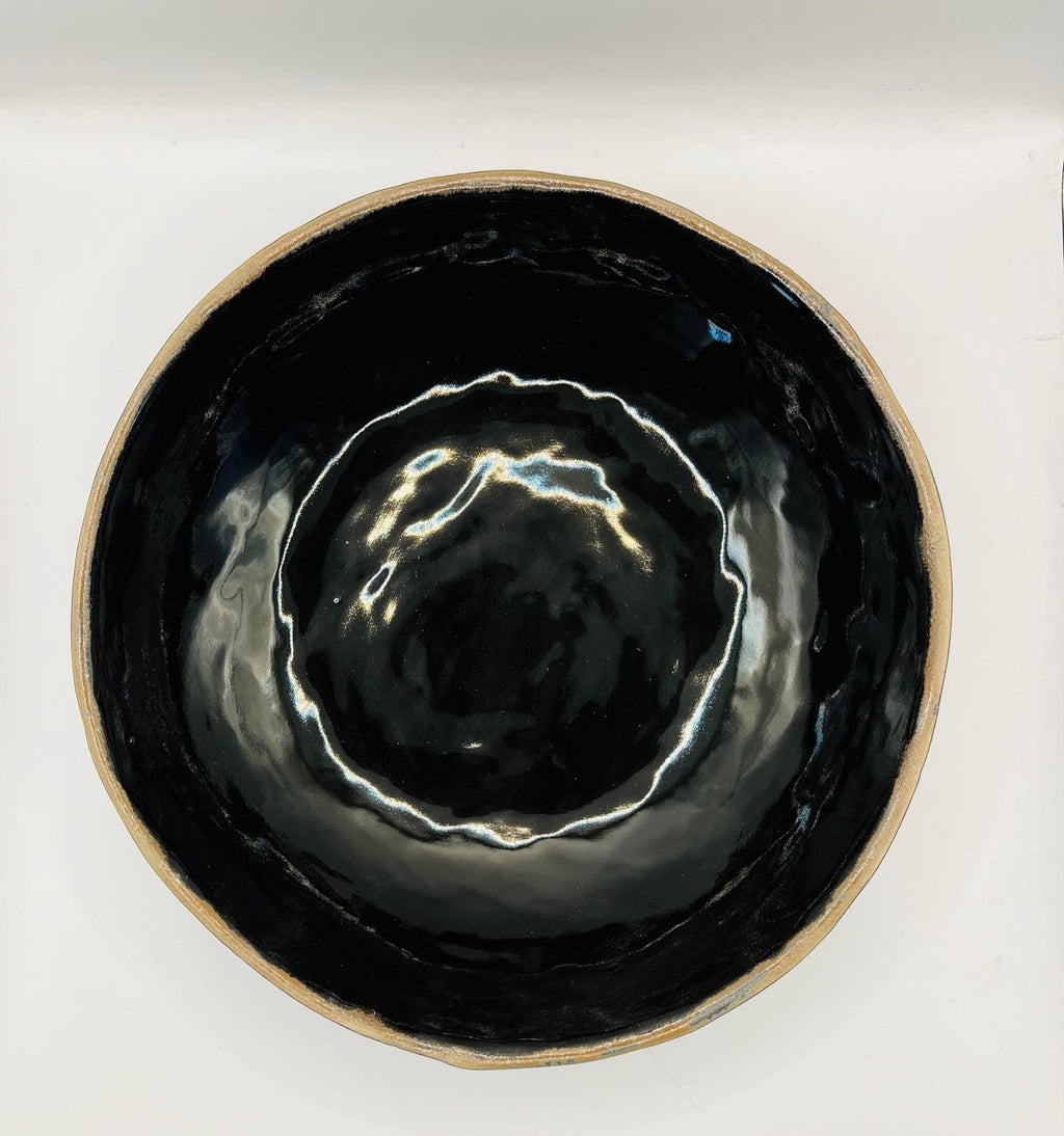 Sacred Earth Bowl Small - Zwarte handgemaakte keramische offerschaal door GailAstra